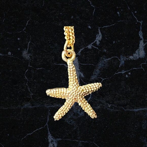 Mark by Avon princess length necklace  starfish charm gold tone chain - Picture 2 of 8